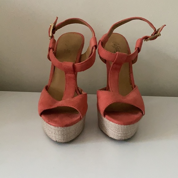 Coral Heels🌺 - Picture 3 of 5